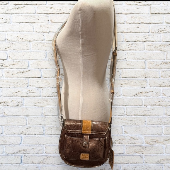 NWT Tony Lama Bronzed Floral Tooled Crossbody Saddle Bag - Brown RETIRED STYLE! - Picture 8 of 12